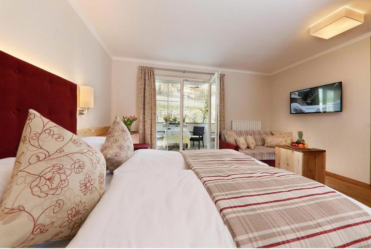 Landhaus Hotel Kristall Marlengo Eksteriør billede